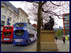 Piccadilly Gardens 07 - double deckers